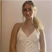 Profesora de latín. Soy estudiante de derecho en la udg. Puedo ayudar a tu hijo/a a aprender latín (tanto cultura como traducción)